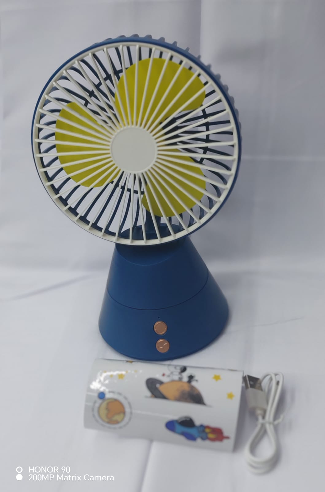 Shaking Head Table Fan with LED Lamp | Portable Mini Desk Fan  مروحة طاولة برأس متحرك مع مصباح LED | مروحة مكتبية صغيرة محمولة